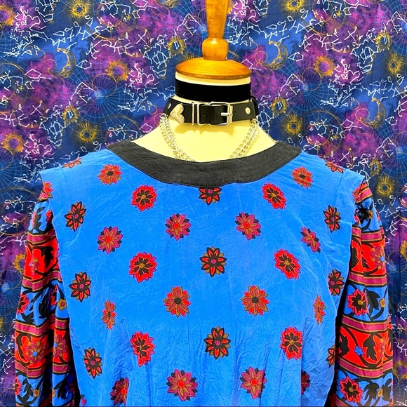 Authentic Original Vintage Style Tops - 🌈 Lovely Vintage flower art blouse